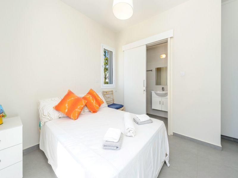 Villa Alona Sotira  Pokoj fotografie